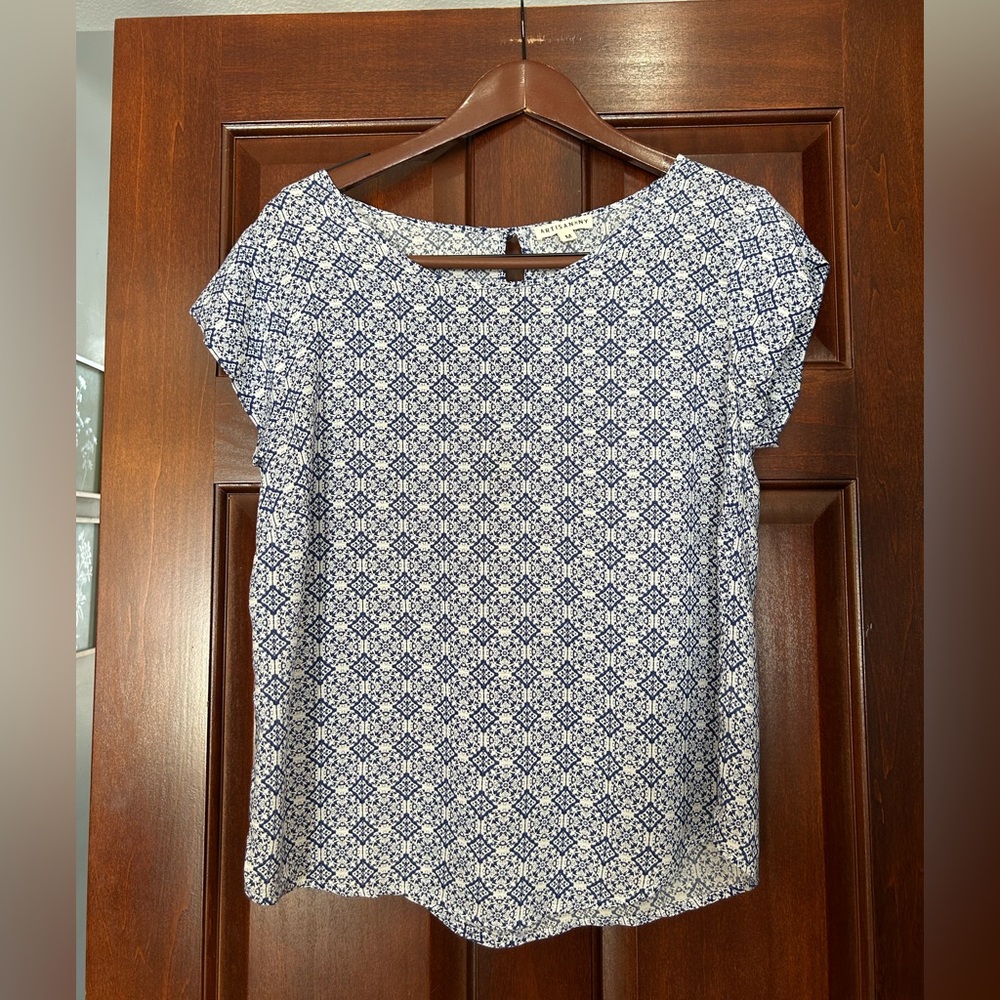 Artisan NY Tile Print Short Sleeve Blouse‎ M